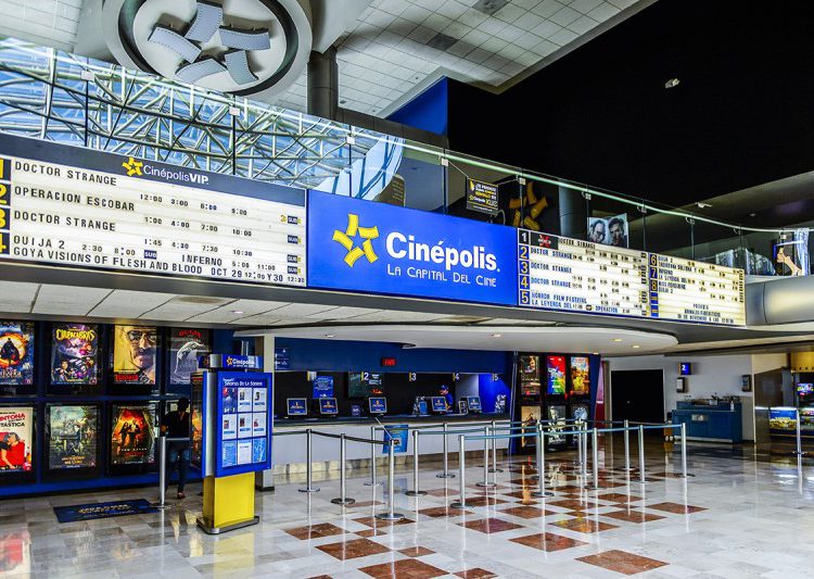 Clausuran dulcerías de Cinépolis por usar bolsas de plástico y popotes