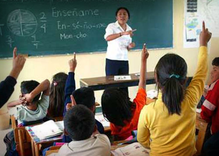Entregarán plazas docentes por antigüedad, tomar un curso y hacer un ensayo