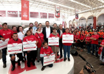 Entregan créditos para el desarrollo social