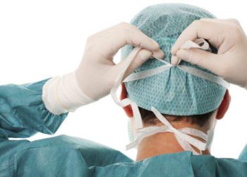 Un médico es acusado de abusar de 95 niños