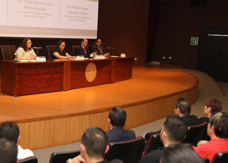 Dialoga TSJEZ obligación de juzgar con perspectiva de género