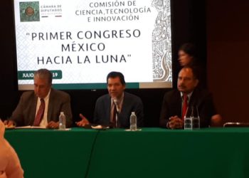 Participa UAZ en congreso México hacia la luna
