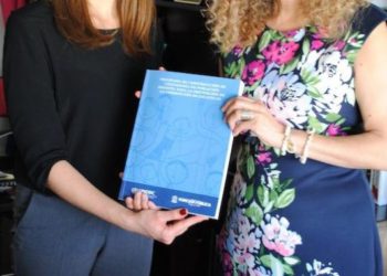 Entregan a la SFP metodología de un programa para prevenir la corrupción en niños