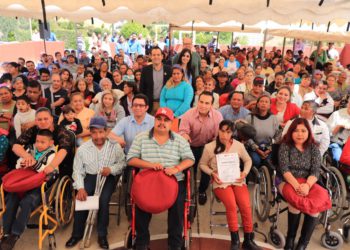 Entrega ayuntamiento capitalino estímulos a 150 personas con discapacidad