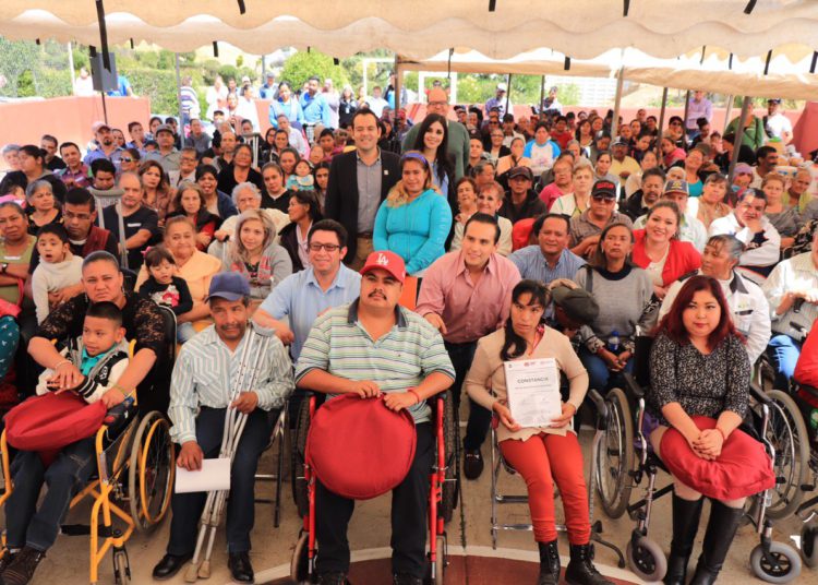 Entrega ayuntamiento capitalino estímulos a 150 personas con discapacidad