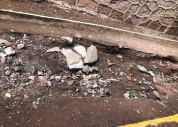 ‘Encantamiento’ en rehabilitación del arroyo de la plata pone en riesgo a los transeúntes