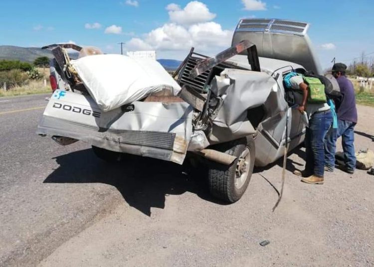 Se salvan de ‘milagro’ de aparatoso accidente