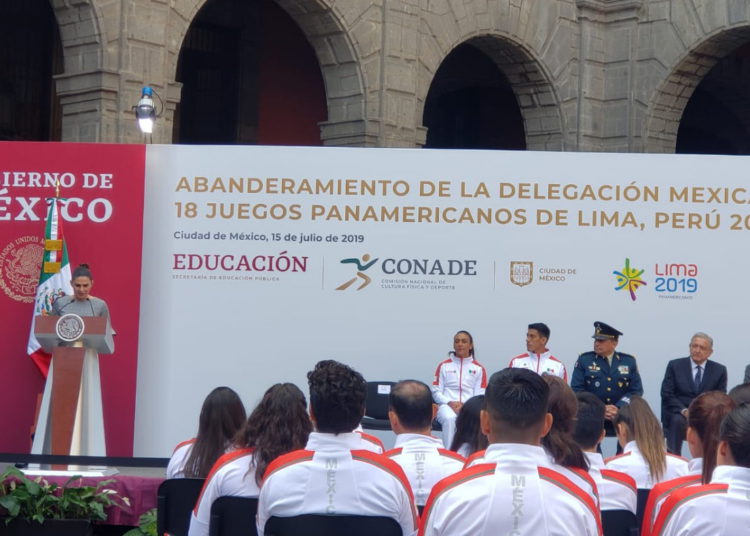 Realizan ceremonia de abanderamiento por juegos panamericanos en Lima