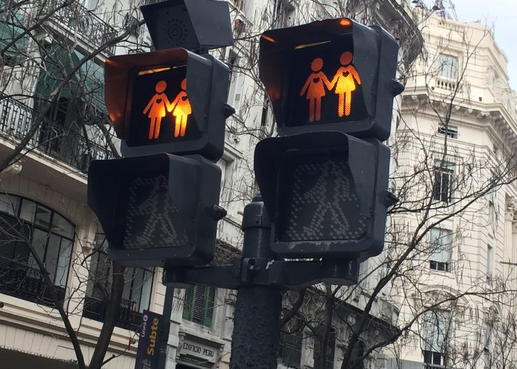 Grupos religiosos vierten mensajes de odio, lamenta Paz Barrón