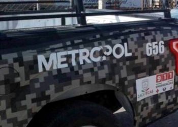 Detienen a tres por posesión de un arma y posible comisión de un delito