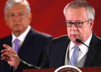 Renuncia Carlos Urzúa a la SHCP