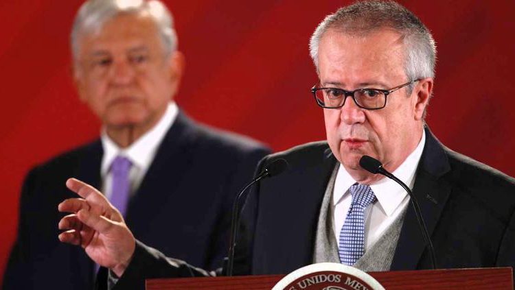 Renuncia Carlos Urzúa a la SHCP