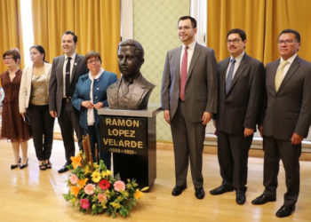 Recibe Elsa Cross el Premio Iberoamericano Ramón López Velarde