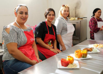 Inicia entrega de materiales en centros UNE