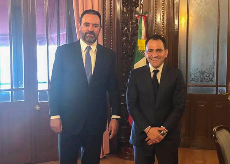 Garantizan sueldo a docentes en reunión Tello y titular de la SHCP