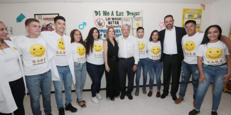 Compromete AMLO apoyo a Zacatecas en materia de salud