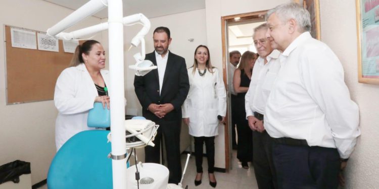 Compromete AMLO apoyo a Zacatecas en materia de salud
