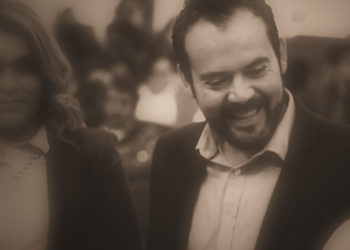 Código Político: Alcalde bajo fuego amigo