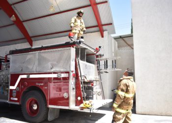 Capacitan a personal de Protección Civil y Bomberos de Jerez
