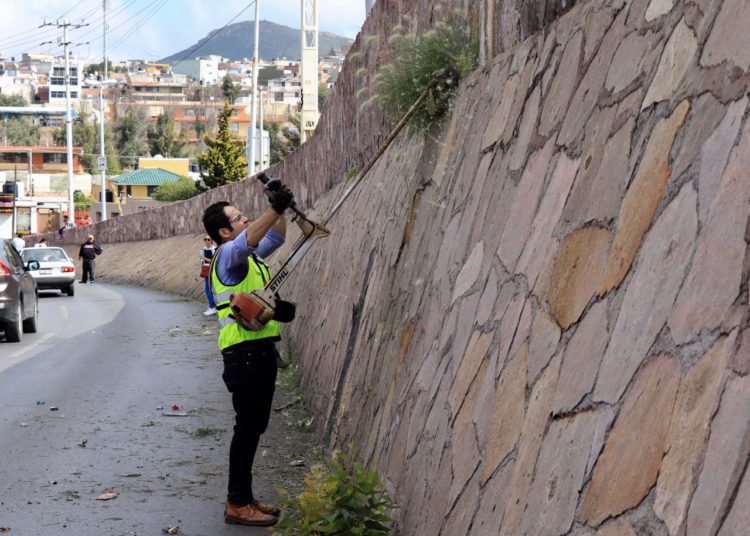 Realizan jornada voluntaria de limpieza en la colonia Lázaro Cárdenas