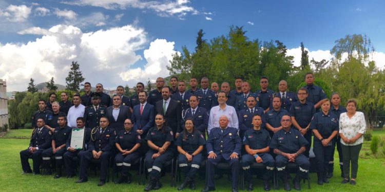Tendrán aumento salarial bomberos del estado