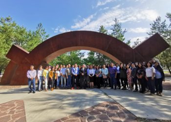 Reconocen a trabajadores universitarios en materia administrativa