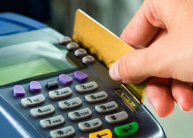 ¡Cuidado! Se inconforman tarjetahabientes por cargos duplicados o inexistentes