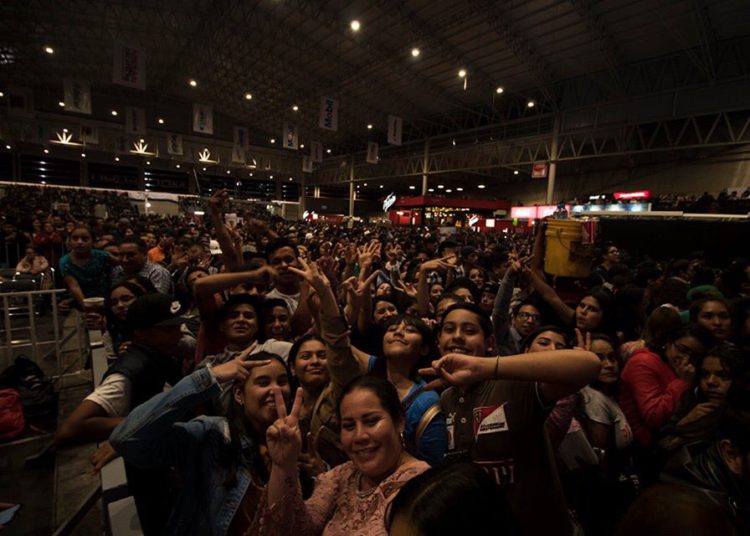 Detienen a dos menores de edad por robo de celulares en la FENAZA