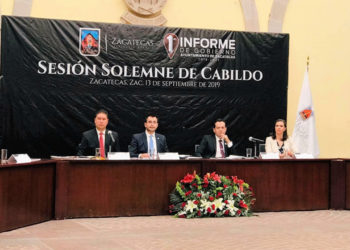 Revientan regidores sesión solemne en que alcalde entregaría su informe