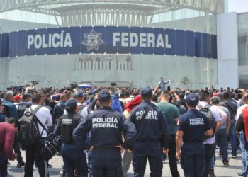 Policías Federales protestan nuevamente y amenazan con bloquear el AICM