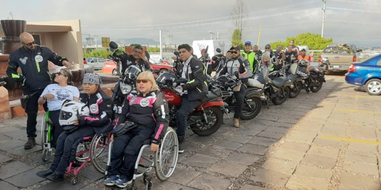 Motociclistas con discapacidad, emprenden viaje a la Ciudad de México