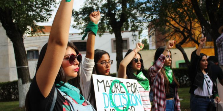 Marchan por la despenalización del aborto