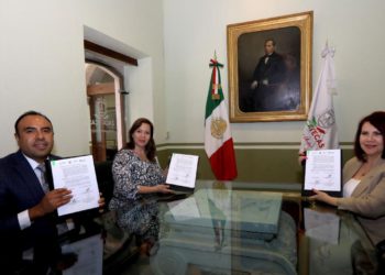 Firman UAZ y gobierno convenio a favor de la profesionalización de periodistas