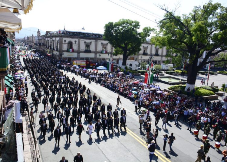Registran balacera previo al desfile militar en Michoacán