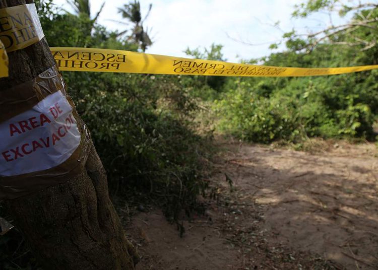 Recuperaron 119 bolsas con restos humanos de fosa en Zapopan