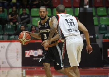 Triunfo dorado para Mineros en el socavón