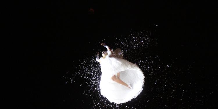 Deslumbra Theater Tol en la inauguración de teatro de calle