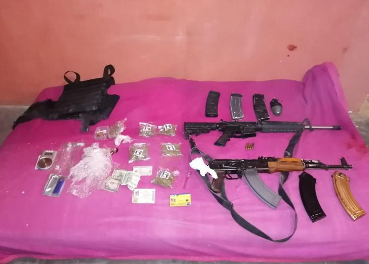 Detiene PEP a 3 hombres en Loreto con armas y drogas