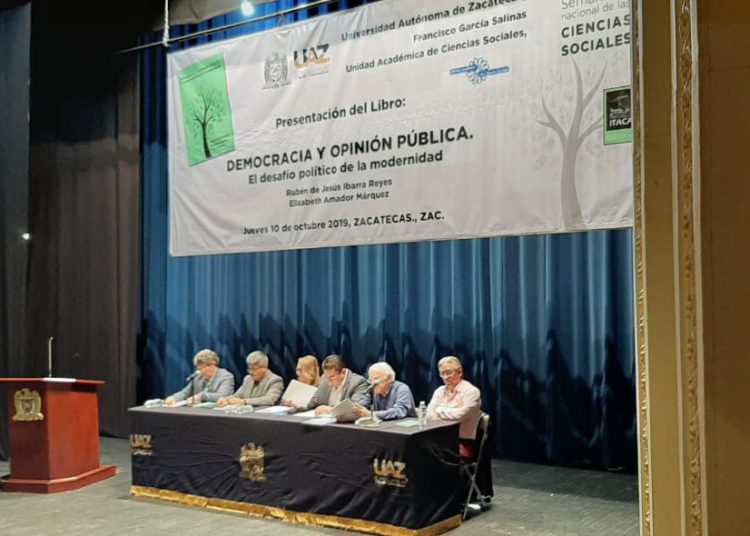 Presentan el libro “Democracia y Opinión Pública”