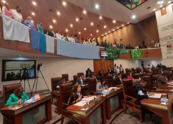 Presentan panistas iniciativa de Ley ProVida en Congreso del estado