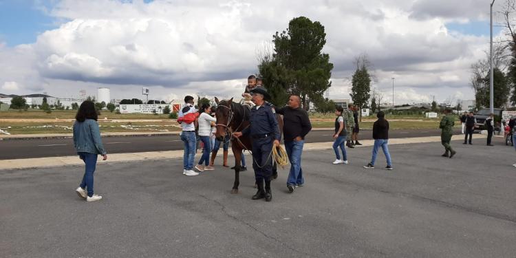 Disfrutan zacatecanos de domingo familiar en la 11° Zona Militar
