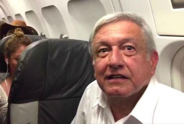 Coinciden en vuelo AMLO y hermano del expresidente Carlos Salinas