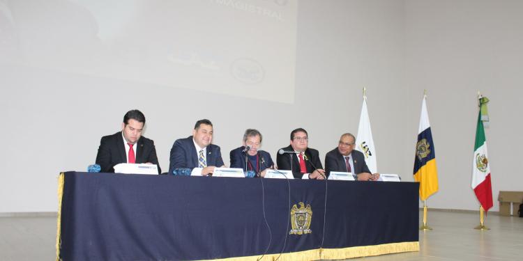 Doctor Honoris Causa Porfirio Muñoz Ledo comparte diálogo con estudiantes de Derecho