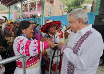 Si priorizar a indígenas es ser racista, que me apunten en la lista: AMLO