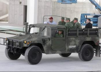 Supervisa López Obrador avances de construcción en Santa Lucía