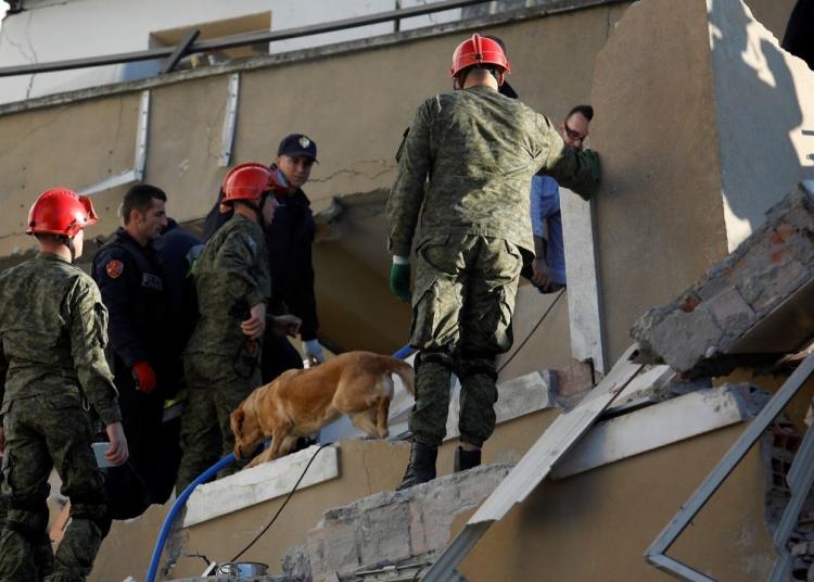 Sismo en Albania de  6.4 grados deja al menos 13 muertos