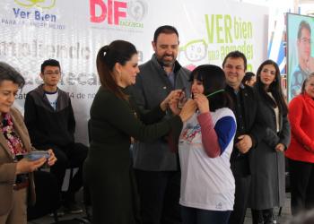 69 mil alumnos a nivel preparatoria con problemas visuales