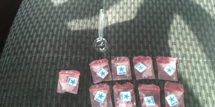 Detienen a tres por posesión de drogas