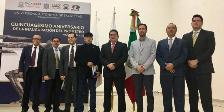 Entrega UAZ doctorado Honoris Causa al artista zacatecano Ismael Guardado