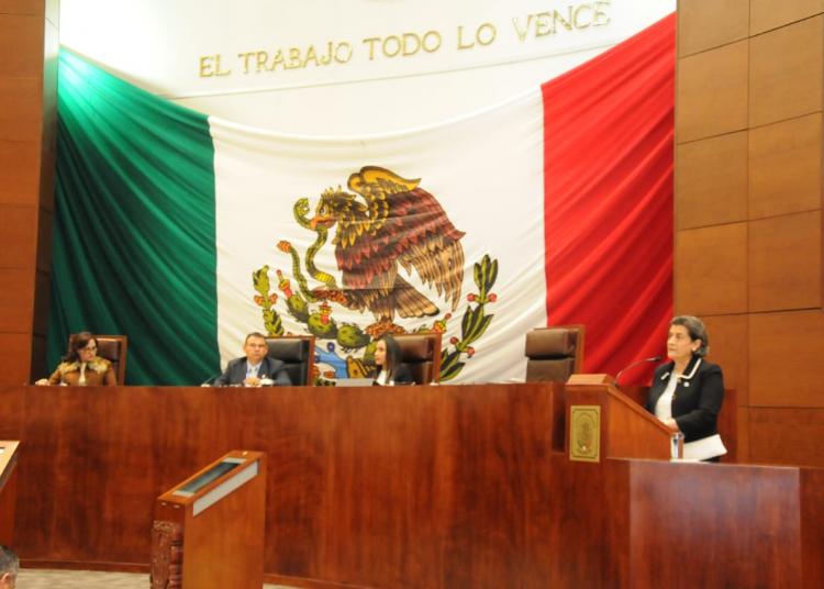 Déficit financiero y tecnológico grave, en educación estatal